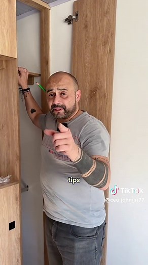 Cómo instalar repisas en closets de melamina