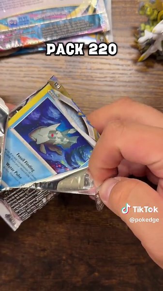 Chasing the Lugia V Alternate Art with a Silver Tempest Blister Pack Opening (Day 25) Silver Tempest Saturday #pokemontcg #pokemon #pokemoncards