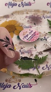 4.1K views | 勺En aleja nails encuentras productos de alta calidad y garantizados whatsapp 3192614457 Estamos en Bogota ✈️Hacemos envíos a todos los destinos en Colombia #uñasbogota #pincelesuñas #manicuristasdecolombia #nails #nailart #stickersdeuñas #uñasdecoradas #decoraciondeuñas #uñas #uñasdecoradas #nailart #meterialesparauñas #decoracionuñas #alejanailstodoenuñas #pincelesparauñas #spadeuunascolombia #uñassemipermanentes | Aleja Nails todo en uñas | Facebook