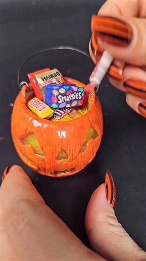 640K views · 4.4K reactions | POV: Your Trick or Treat Bucket is Tiny...