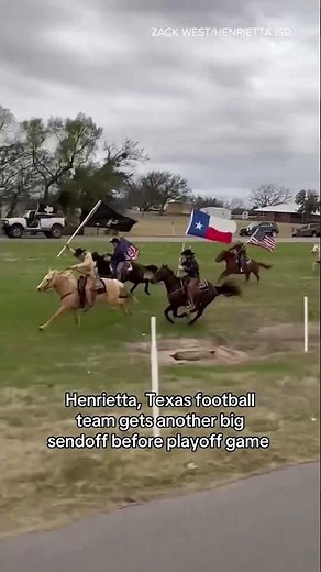 Henrietta, Texas football team gets another big sendoff