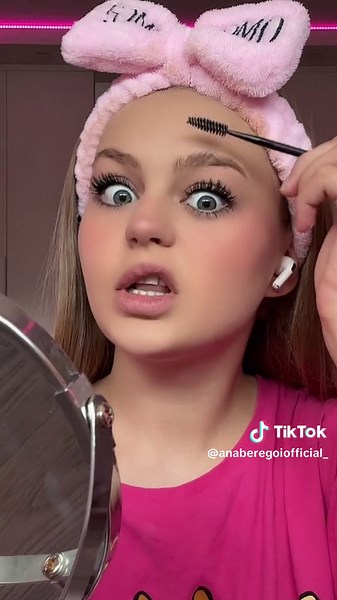 Ana Beregoi: Povești și Makeup cu Vapse în Moldova