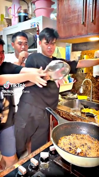 ser geybin (@ser_geybinfans)’s videos with original sound - ser geybin