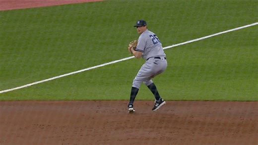 LeMahieu's sweet backhanded stop