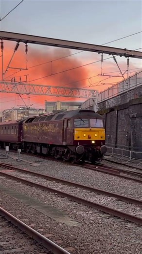 Class 47 47348 leaving London Euston station