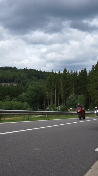 ♠️♦️⚜️ 𝑀𝒜𝑅𝒦 𝒮𝒫𝒜𝑅𝒦 & 𝒩𝐼𝒩𝐸𝒯𝐸𝐸𝒩 𝒩𝐼𝒩𝐸 ⚜️♦️♠️ #motorcycle #motorcycles #kneedown #elbowdown #wheelie #supersportler #superbike #bikeride #bikercrew #suzuki #gsxr #gixxer #r6 #yamaha #yamahar6 #1000cc #bikesquad #agv #pistagprr #dainese #spark #markspark #sparky #nineteen_nine_94