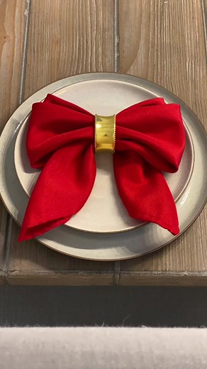 How to fold a Napkin bow #christmas #Napkin #holidaycountdown #foldingtutorial