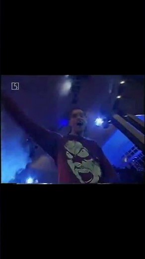 A true 90s techno classic, even today. Marmion - Schöneberg Schöneberg live in ’94.