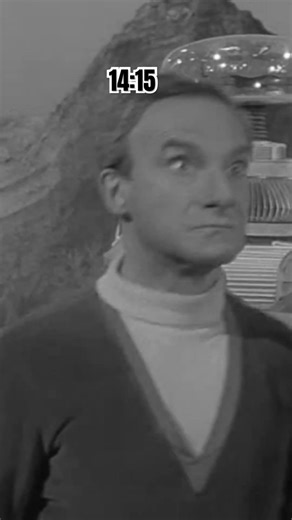 Blow a tube @Jedimaster2022 #lostinspace #angelacartwright #billmumy #classictv #classicscifi