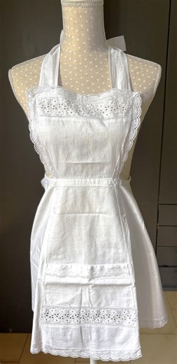 Vintage Italian White Lace, Cotton Bib Apron, Broderie Anglaise, Cottage, Embroidered, Retro Kitchen Apron