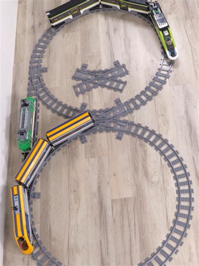 R40 Double/Single Crossing by www.trixbrix.eu allows connecting between adjacent curved tracks. LEGO does not have such elements #trixbrix #legotrains #modeltrains #legotrain #3dprinted @TrixBrix