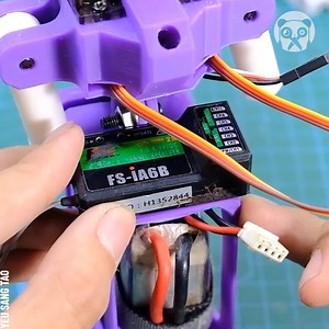 How to make a remote controlled kite Partner: Yêu Sáng Tạo YT: https://www.youtube.com/channel/UCkHwKY8Ueatix7XS742_gwA | Awesome