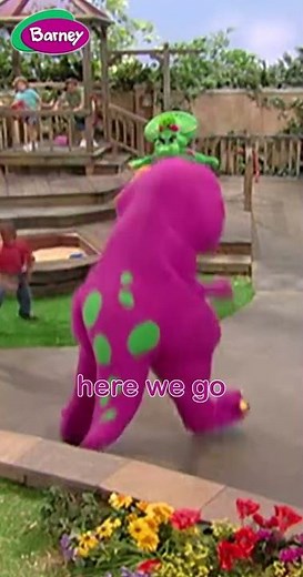 Ready to put your right hand in? 🏃👋 | Shorts For Kids | Looby Loo