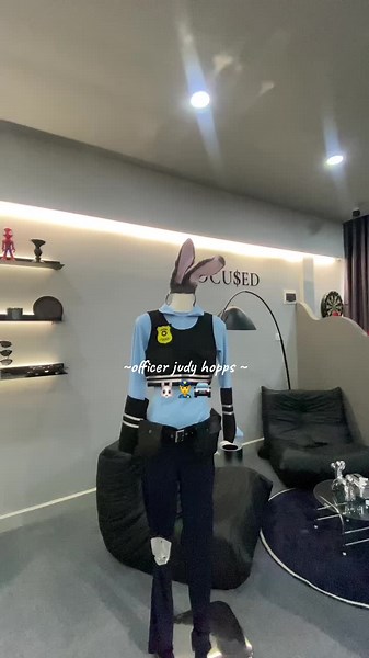 Halloween costumes officer judy hopps 🚨👮🎃#hallowencostume #phonmpenh #fyp #tiktokkhmer #outfit