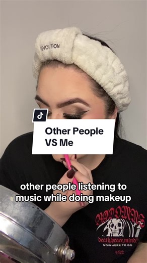 True Crime Makeup Routine | What to listen to while getting ready