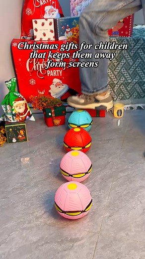 One toy, endless fun!  This amazing ball transforms from a flying disc into a bouncy ball⚽ Helps develop your child's motor skills and coordination. The ultimate toy for energetic kids! #KidsToys #OutdoorFun #TransformingToy #ActivePlay #ToddlerToys | Tearuo | Facebook