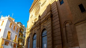 Walking through Valencia’s historic old town