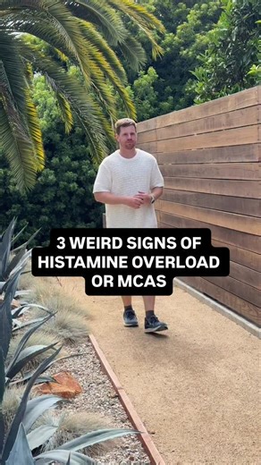 These are just a few of the symptoms of histamine overload or Mast Cell Activation Syndrome. Let me know if this resonates… 1. Strong reactions to perfumes, cleaners, or smoke Instead of just sneezing, mast cell activation can trigger dizziness, fatigue, or even anxiety after chemical exposure. The same mechanism explains why food intolerances (like gluten, dairy, or high-histamine foods) can cause systemic reactions beyond digestion. 2. Unusual food reactions that don’t match “classic allergies