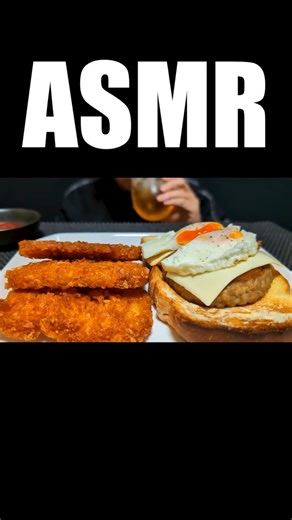 CHEESY HAMBURG STEAK EGG SANDWICH AND HASH BROWNS #ASMR #MUKBANG #EATING SOUNDS