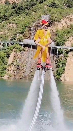 Girls Amazing Flyboarding On Water Jet Funny Expression in China - Flybaord rider 2022 -