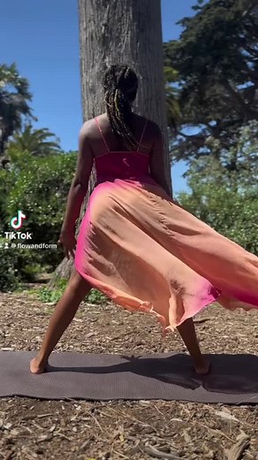 Playboy model Dakota Simone does yoga #yogagirl #yogaflow #yogapose #playboybunny