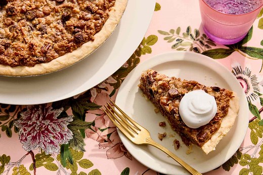 This Sweet-And-Salty Texas Trash Pie Is The Ultimate Crowd-Pleaser