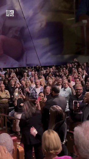 Singer Adele broke down in tears mid-show after noticing the doctor who delivered her baby in the crowd. ❤️ #Adele #AdeleVegas #Doctor #9News