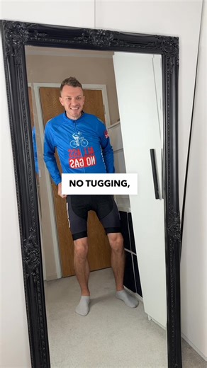 Cycling Gear that Moves with You No more adjusting during your ride! Online Cycling Gear provides the perfect fit, whether you’re cruising the streets or tackling longer distances. With sizes from XXS to 7XL, our gear is made to move and built for comfort. ✨ Comfort in Every Detail: Flexible, breathable fabric for all-day comfort. 🚴‍♂️ No Tugging, No Adjusting: The perfect fit that stays in place, no matter how you ride. 💥 Padded Bibs for Ultimate Comfort: Say goodbye to soreness, thanks to cu