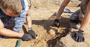 Zmarła, która mogła zmienić się w zombie? Naukowcy odkryli dziwny grób