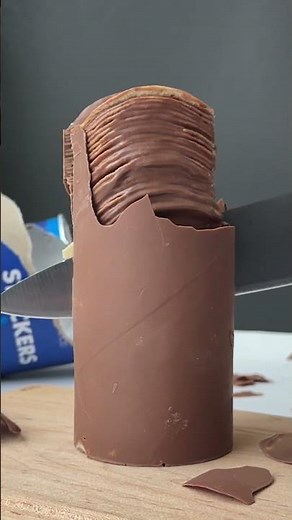 Chocolate pringles| Woolworths TASTE