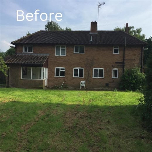 #TransformationTuesday🏡 ---- Cedral Click in C18 Slate Grey was the perfect solution for this 1980’s farmhouse renovation, giving the homeowners the look they had wanted. “Cedral gave us that traditional farmhouse feel, that country look, we wanted.” Learn more about this project here: https://eu1.hubs.ly/H0mPxcx0 ---- #TransformationTuesday #Transformation #BeforeAndAfter #CedralUK #Facades #Cladding #Renovation #FibreCement #ArchitectureLovers #ProductDesign #Construction #ConstructionLife #C