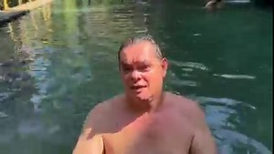 189K views · 7.1K reactions | Garimpo das Pedras fica a 48 quilômetros do centro da cidade de Parauapebas, no sudeste do Pará. Parte do caminho em rodovia estadual, a PA 160, e 12 quilômetros em estrada de chão até chegar ao lugar. No local, uma visita à loja de artesanato de pedras semipreciosas (ametista, topázio e quartzo), além da experiência de mergulhar na piscina natural de água termal. Lugar incrível! #parauapebas | Turismo Aqui | Facebook