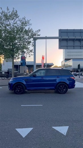 Land Rover Range Rover Sport SVR 2018 Carbon Edition #RangeRoverSport #RangeRover