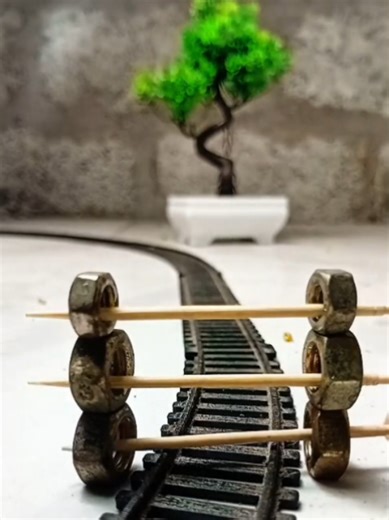 Toothpick vs RC Train Crash Testing Details