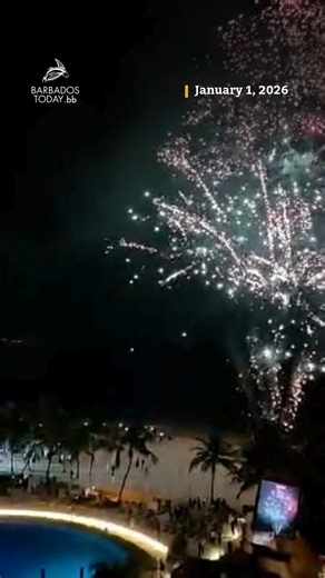 At the stroke of midnight, the South Coast sky over Christ Church came alive with Sandals Royal Barbados’ signature Old Year’s Night fireworks. The dazzling, 10-minute display lit up the horizon as guests and beachgoers gathered to welcome the New Year, before celebrations continued with the Golden Epoch–themed party and live entertainment. 🎥: BT #LeadingOnlineMedium #BarbadosTodayNews #BTEpaper #BarbadosTodayUpdates #BTJournalism #BTCommunity | Barbados Today