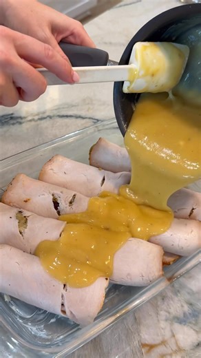 2M views · 23K reactions | 旅Turkey and Stuffing Roll Ups旅 Type “RECIPE” and I’ll send you a direct link (check your inbox/message requests) #turkey #stuffing #turkeyandstuffing #thanksgiving #november #easyrecipe #sogood #easydinner #thanksgiving #thanksgivingmenu #november #holidayseason #dinnerideas https://www.dinnerin321.com/turkey-and-stuffing-roll-ups/ | Dinner in 321 | Facebook