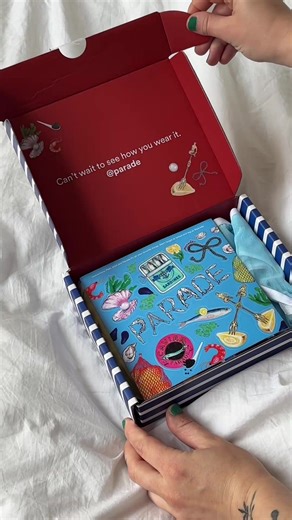 Unboxing our newest Seaside inspired underwear box set! 🌀🍋🐟