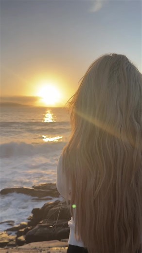 The sunrise and the moon, all for you… I’ll make the earth move ✨ Where was the last place you watched the sunrise / sunset? #Donegal #Ireland #scenery #landscape #girl