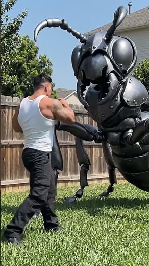 A man fight a big ant #shortsfeed shortsfeed #shortsviral #antizoo #allbayan #crowdfire #newmemes