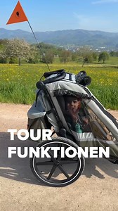 🌄🚴‍♀️ Ready for the ride? 🚴‍♂️🌟 Entdecke die Vielseitigkeit unseres Fahrradanhängers Tour! Im neuen Video zeigen wir Dir, wie einfach die Montage am Fahrrad ist, wie Du das Jogger Rad an- und abmontierst und die Fahne befestigst. Perfekt für alle Abenteuer auf zwei Rädern! 🌟🚴‍♀️ ➡️ Welches Abenteuer planst Du als nächstes? __________________ 🌄🚴‍♀️ Ready for the ride? 🚴‍♂️🌟 Discover the versatility of our Tour bike trailer! In the new video, we show you how easy it is to mount it on you