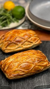 This salmon recipe takes your basic salmon to a whole new level 😅😋 Ingredients: -Salmon 350 g -Puff Pastry 1 sheet -Leek 35 g -Spinach 35 g -Dill 5 g -Cream Cheese 130 g -Capers 10 pcs (or to taste) -Salt to taste -Black pepper to taste ♨️Bake at 400 F (205C) degrees Fahrenheit for 25-30 minutes. “The video clearly shows the cooking process. If you have any questions, feel free to write them in the comments.” ❤️ -Egg Wash (You can use an egg wash to seal edges together, add shine, or enhance t