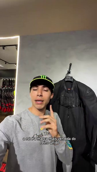 Quem aí já conhecia a RST? Vale a pena dar uma pesquisada e colocar na lista de possíveis equipamentos #motogp #moto #RST #ISLETT
