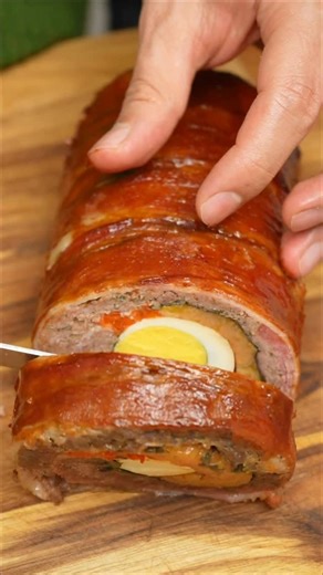 Los de ÑAM! on Instagram: "ROLLO DE CARNE o ALBODIGÓN 🍖🔥 sin horno. Puro placer en cada rebanada jugosito, cargado de sabor y listo para devorarse. INGREDIENTES: ▪️1.5 kg de carne molida (res, cerdo o mezcla) ▪️1 huevos crudo ▪️1 taza de pan molido ▪️1 taza de cebolla en picada ▪️3 dientes de ajo picados ▪️1/4 taza de perejil picado ▪️1 cda de mostaza ▪️1 cda de salsa inglesa ▪️Sal y pimienta al gusto • PARA EL RELLENO: ▪️ 5 huevos cocidos enteros (pelados) ▪️2 tazas de queso mozarella rallad