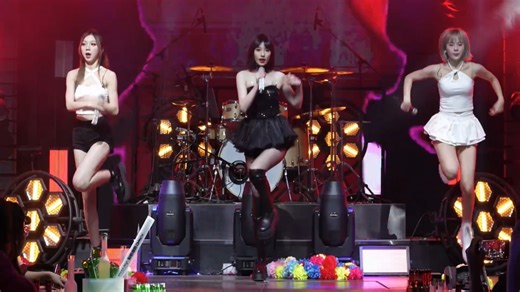 【余莽莽】最新视频上线，求关注！