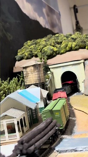 Bachmann 0-6-0 DCC heads into the tunnel. #modeltrains #hoscale