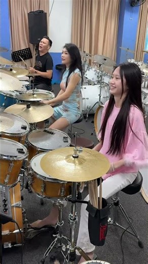 Passionate performance#drumset #Drumkit#架子鼓 #music #女鼓手#happynewyear2026 #drummer#昨夜星辰