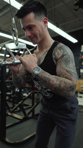 Exercise of The Day: Tricep Triangle Press #workoutroutine #lifting #tricepsworkout