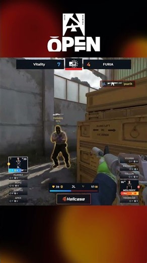 jL DEFUSES the bomb with MILLISECONDS to spare #Blast #cs #cs2 #hellcase