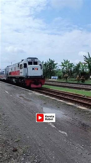 The train transforms into an Optimus-style Transformer robot #train#railway #cc #railroad