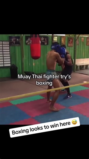 Boxer vs Muay Thai Fighter: Intense Sparring Highlights